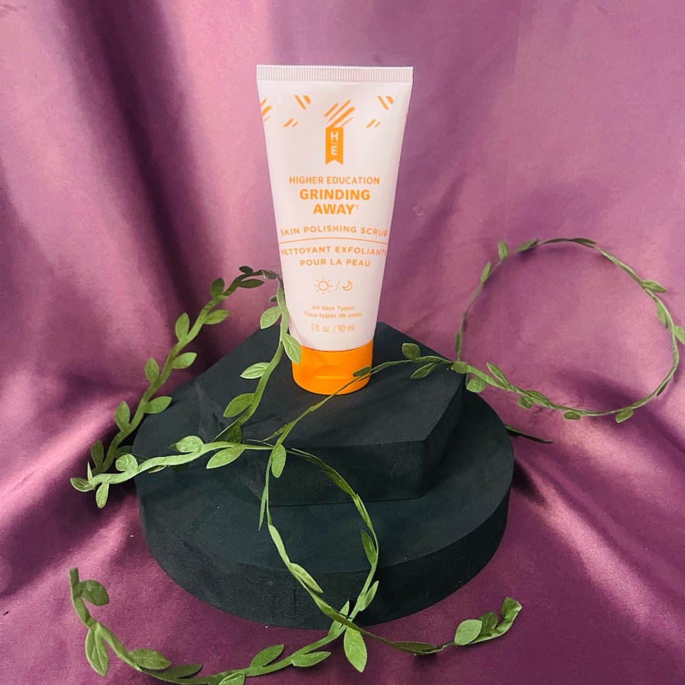 HIGHER EDUCATION Grinding Away Skin Polishing Scrub